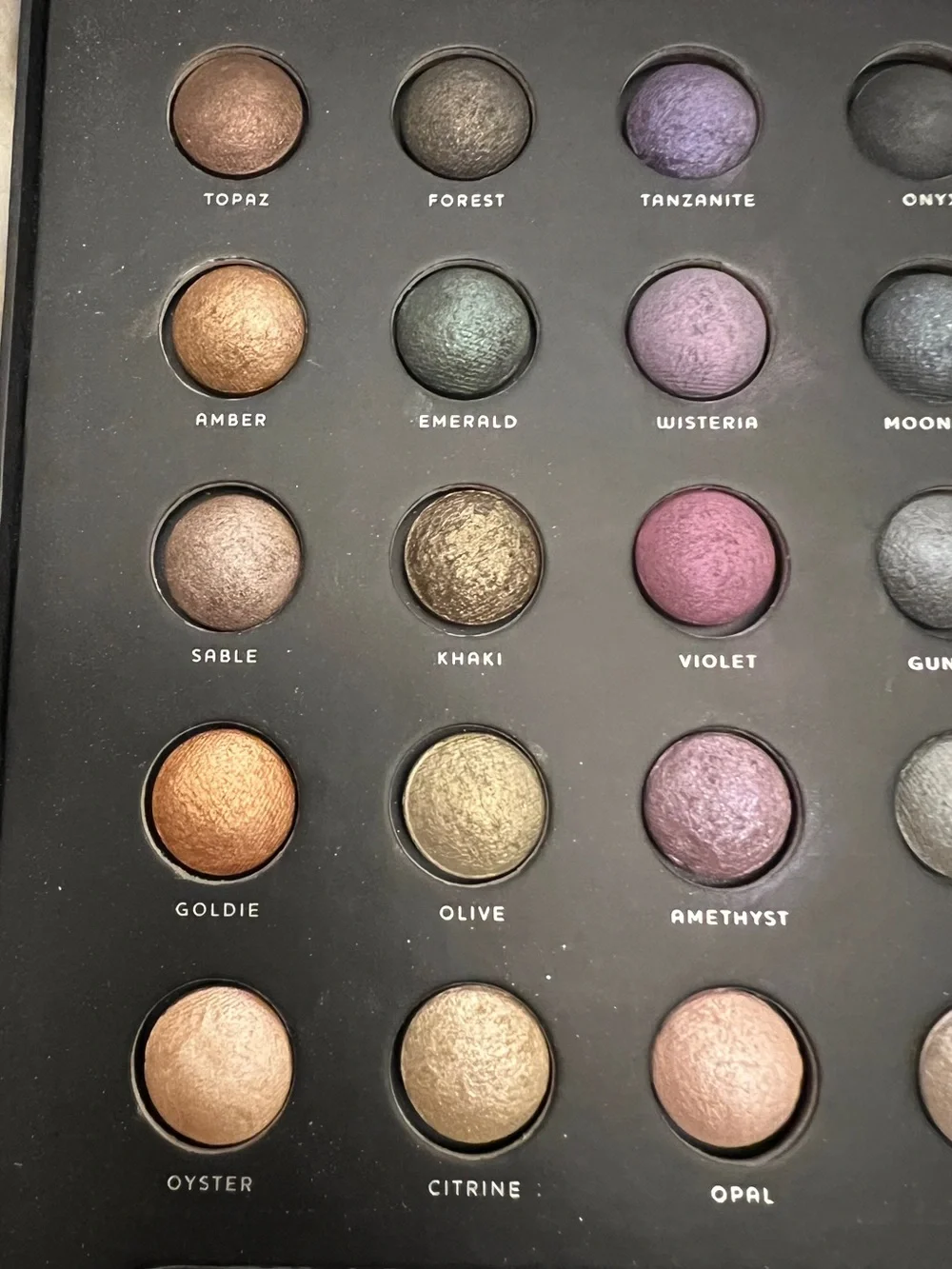 LAURA GELLER 25 baked eyeshadow palate
